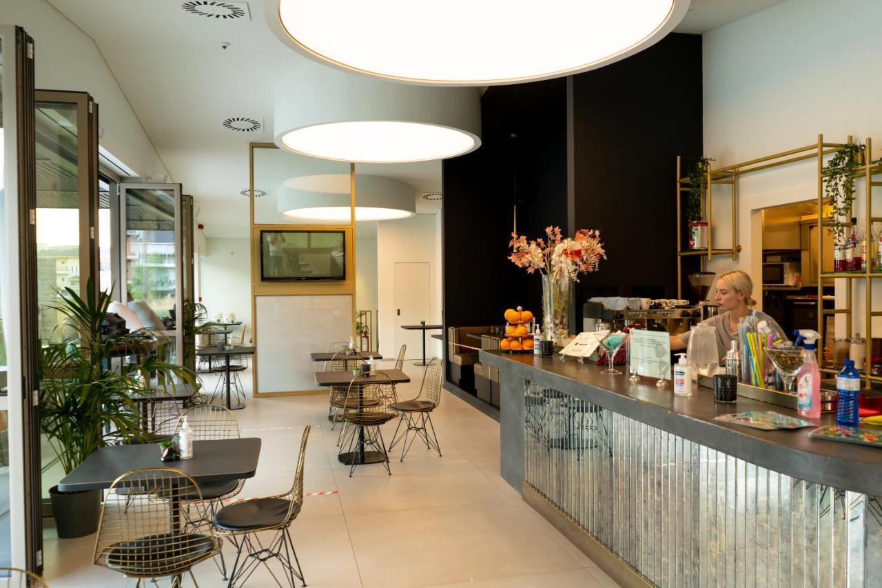 Ellopia Point Hotel Ioannina Extérieur photo