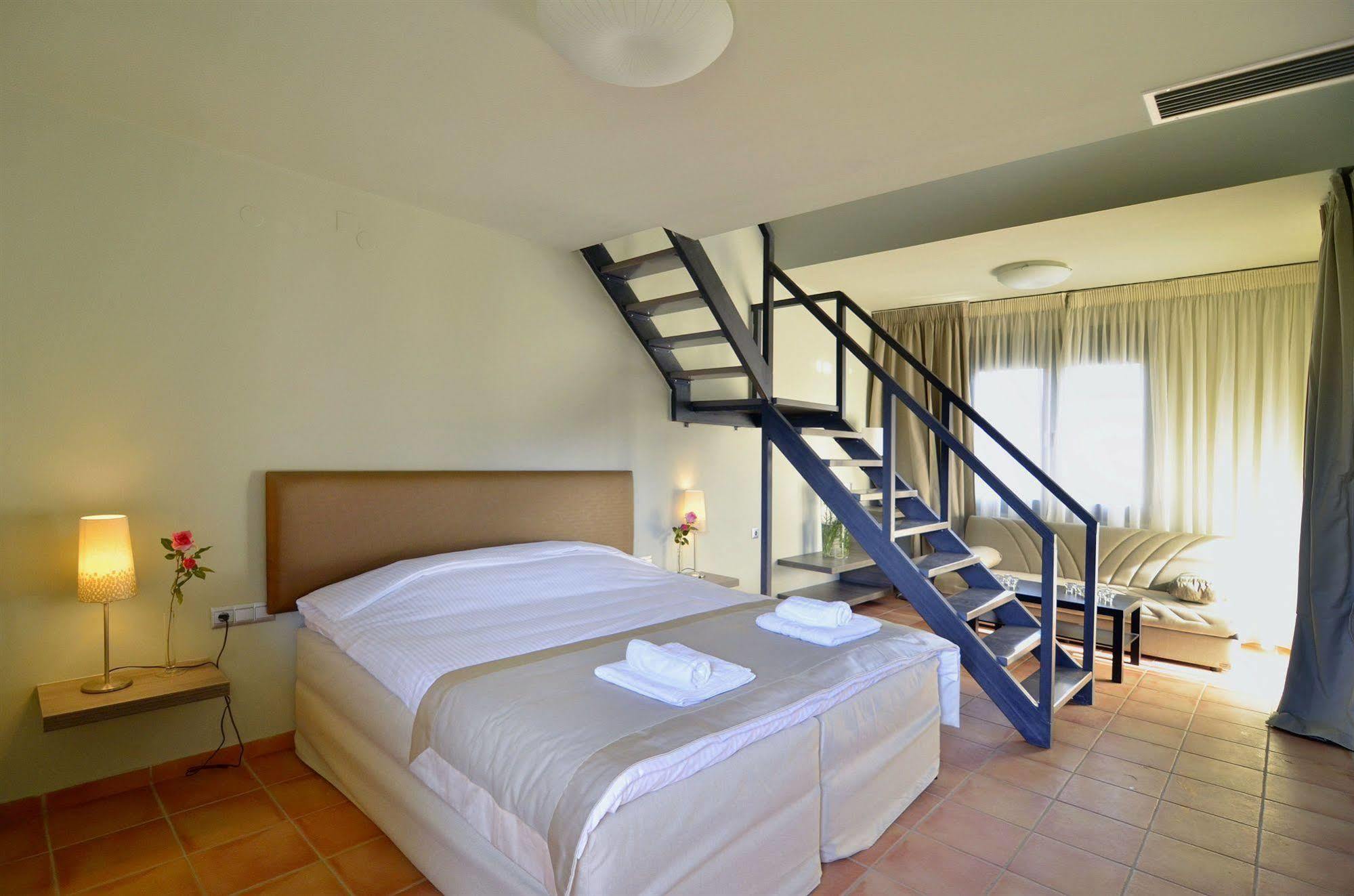 Ellopia Point Hotel Ioannina Extérieur photo